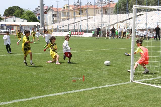 Fethiyespor, “Geleceğin Yıldızlarını Arıyor” Turnuvası Başladı (13) (Copy)