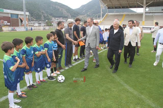 Fethiyespor, “Geleceğin Yıldızlarını Arıyor” Turnuvası Başladı (2) (Copy)