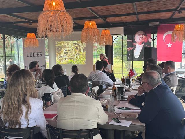 Gesi̇fed, Li̇i̇der Ev Sahi̇pli̇ği̇nde Toplandi (3) (Copy)