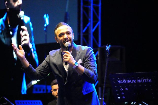 Songül Karlı, Tarihi Letoon Antik Kentinde Sevenlerini Coşturdu (5) (Copy)