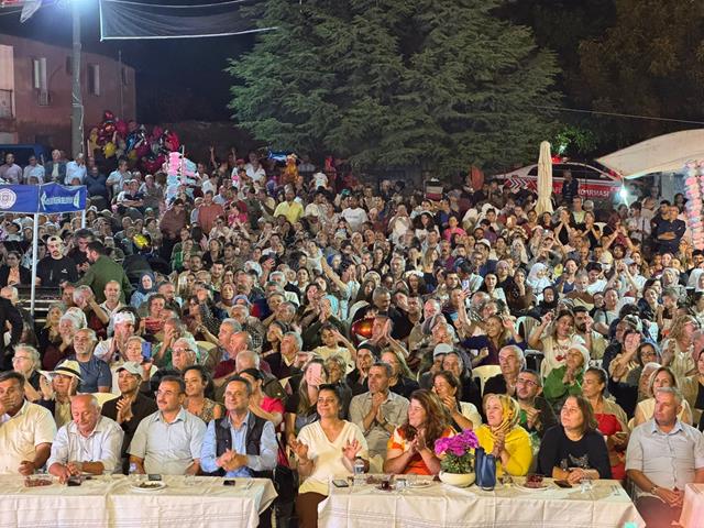 25. Ni̇f Ki̇raz Festi̇vali̇ Coşkuyla Kutlandi (14) (Copy)