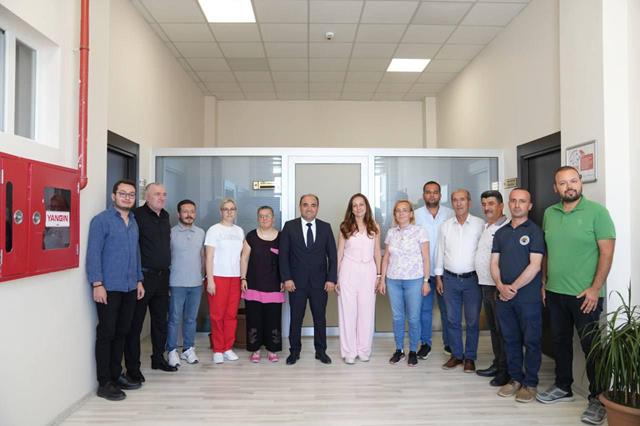 Başkan Önder Akdenizli, Bayram Öncesi Mesai Arkadaşlarıyla Bayramlaştı (7) (Copy)