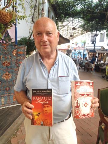 İngiliz Yazar, Fethiye’de İmza Günü Düzenledi (6) (Copy)