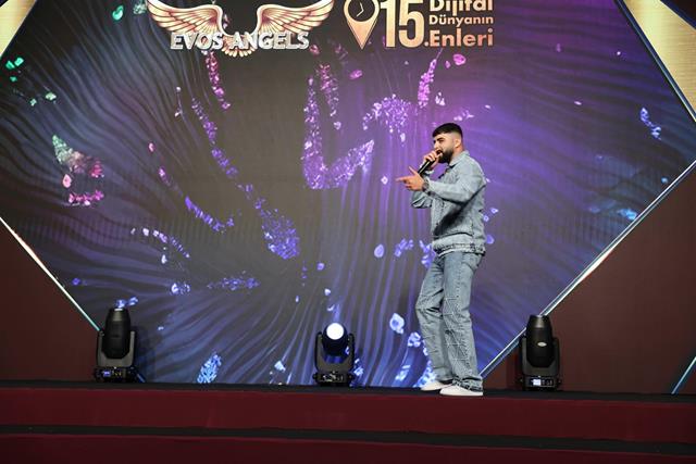 Rap Müziğin Yeni Sesi Apo2.1, İlk Ödülünü Aldı! (1) (Copy)