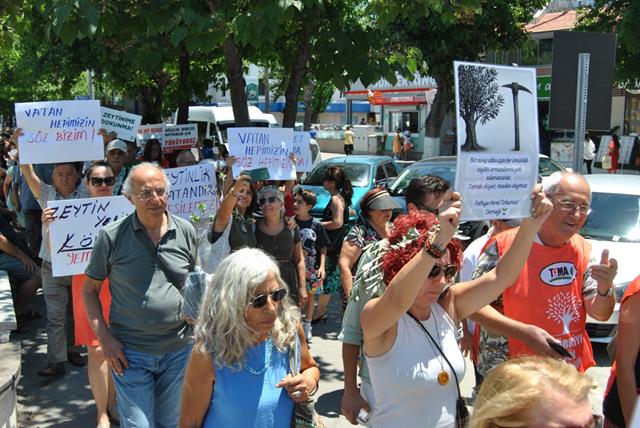 Zeytinlerimize Sahip Çıkmak İçin Biraraya Geldiler (1) (Copy)