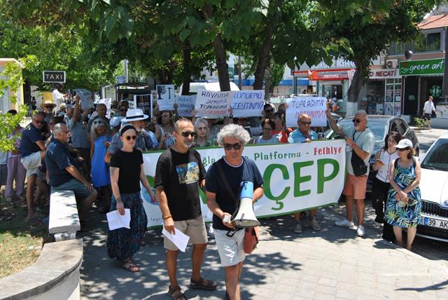 Zeytinlerimize Sahip Çıkmak İçin Biraraya Geldiler (5) (Copy)