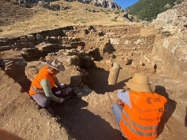 Fethiye Kalesi Kazılarında ‘Şapel’ Ortaya Çıkarıldı (9) (Copy)