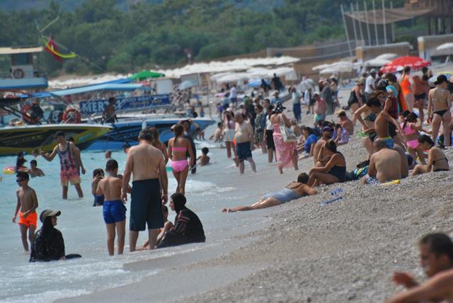 Fethiye’de Plajlar Doldu (5) (Copy)