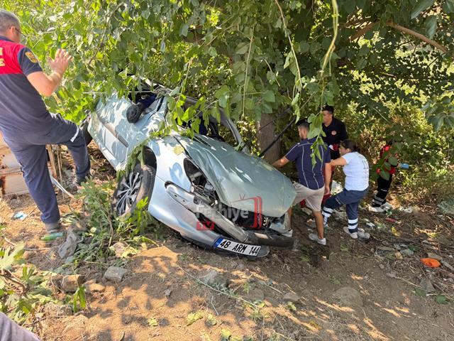 Fethiye’de Tek Taraflı Trafik Kazası; 2 Ölü 1 Yaralı (11) (Copy)