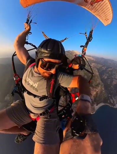 Doğacak Çocuklarının Cinsiyetini Gökyüzünde İlan Ettirdiler (1)