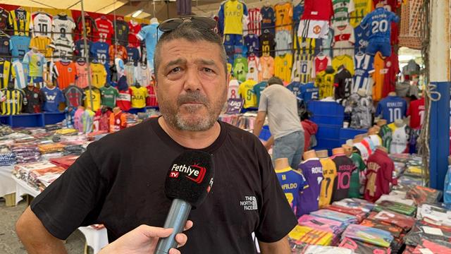 Fethiye Salı Pazarı’nda Kalabalık Var, Satış Yok (2) (Copy)