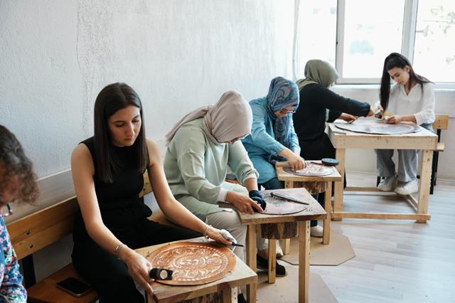 Kavaklıdere’de Bakırcılığa Kadın Eli Değdi (10) (Copy)
