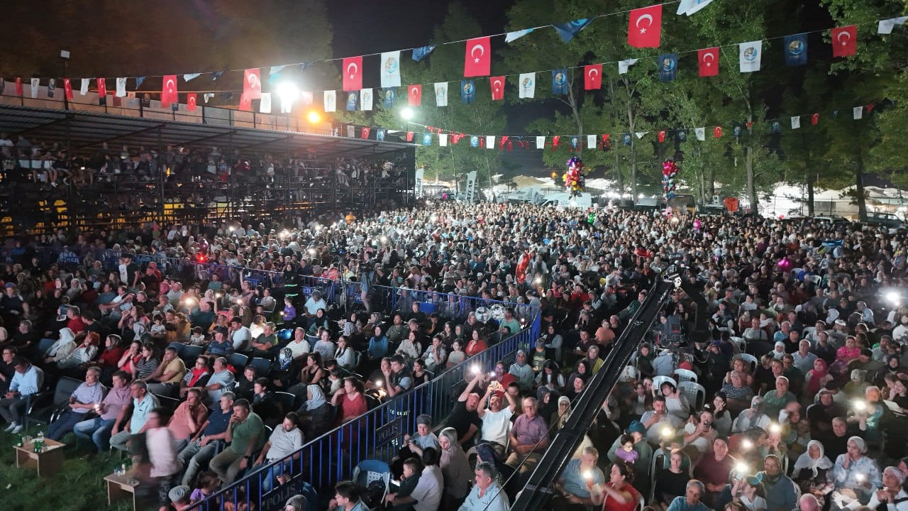 Seki̇ Zümrüt Çayirinda Ali̇şan Rüzgari Esti̇ (6)