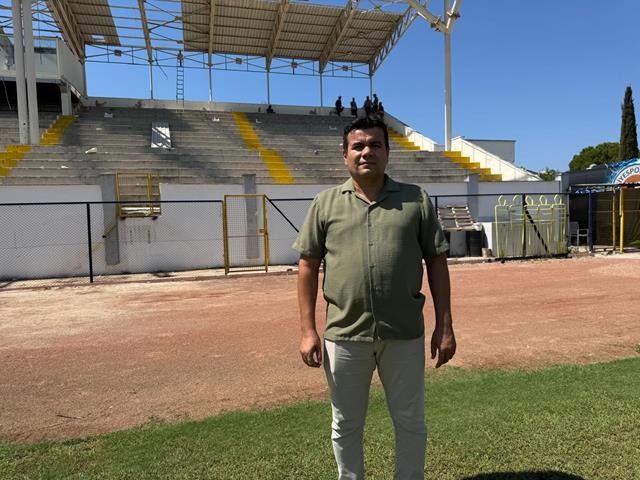 Fethiye Şehir Stadı Betonarme Tribününde Yıkım Başladı (3) (Copy)