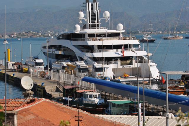 Kazak İşadamının Mega Yatı Fethiye (5) (Copy)