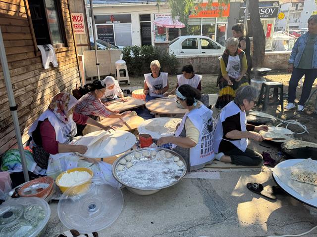 Atatürkçü Düşünce Derneği’nden Öğrencilere Destek İçin Kermes (6) (Copy)