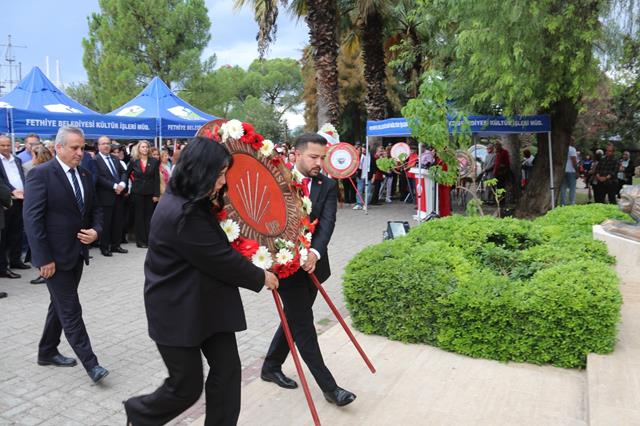 Chp Fethiye’den Cumhuriyet Meydanı’nda Alternatif Çelenk Töreni (10) (Copy)