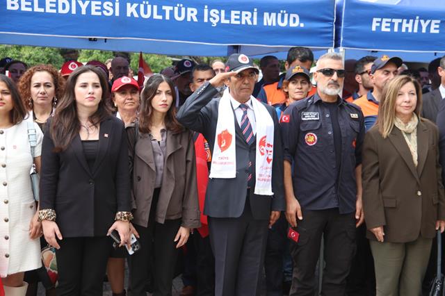 Chp Fethiye’den Cumhuriyet Meydanı’nda Alternatif Çelenk Töreni (11) (Copy)