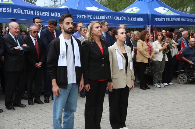 Chp Fethiye’den Cumhuriyet Meydanı’nda Alternatif Çelenk Töreni (3) (Copy)