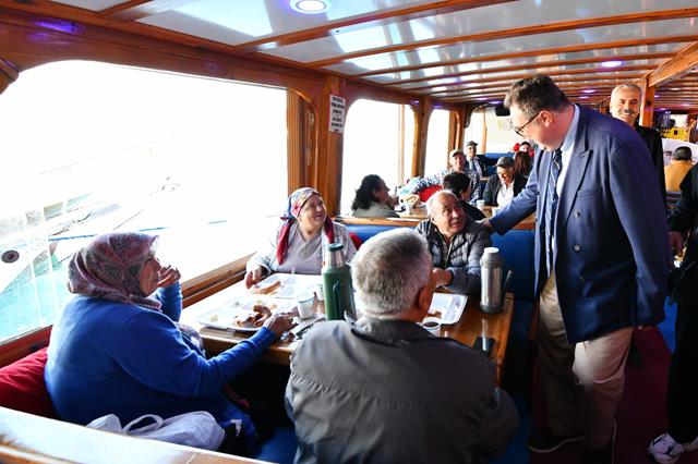 Fethi̇ye Beledi̇yesi̇'nden Şehi̇t Ai̇leleri̇ Gazi̇ler Ve Emekli̇lere (4) (Copy)