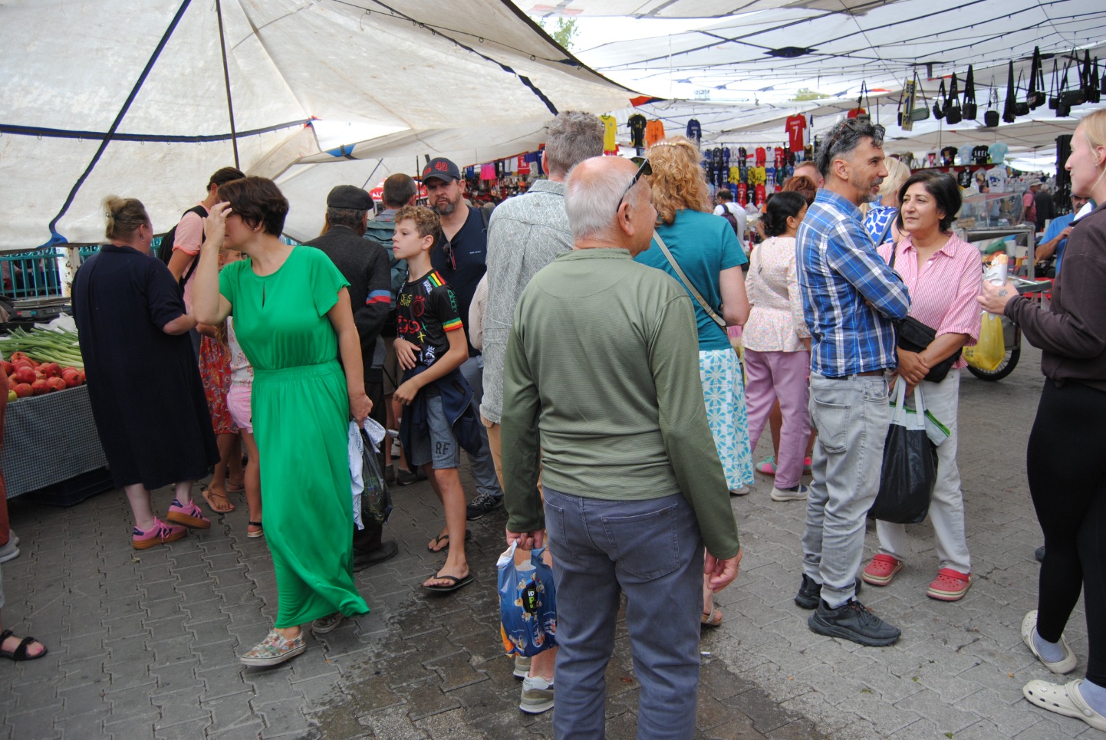 Fethiye’de Ekim Ayında Pazarda Turist Yoğunluğu (2)