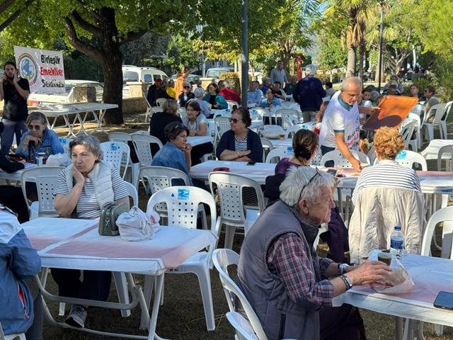 Fethiye’de Emeklilerden “Katkı Ve Destek Kermesi” (2) (Copy)