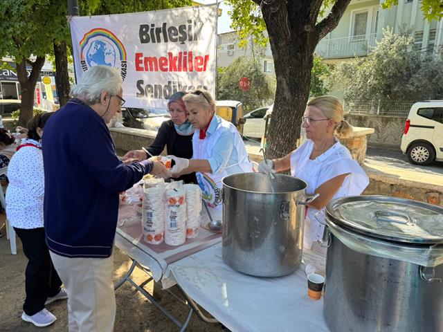 Fethiye’de Emeklilerden “Katkı Ve Destek Kermesi” (3) (Copy)