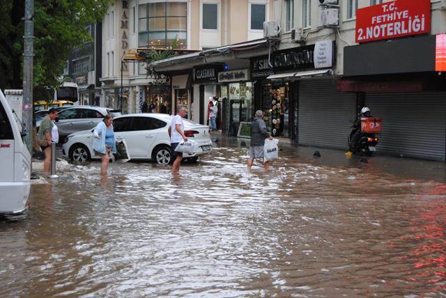 Fethiye’de Turistlere Yağmur Sürprizi (9) (Copy)