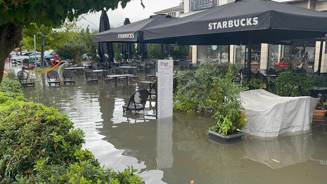Fethiye’ye 2 Saatte 130 Kilogram Yağış Düştü; İlçe Felç Oldu (9) (Copy)