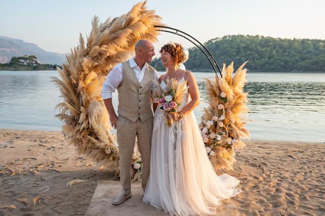 İngilizler Düğün İçin Fethiye’ye Koşuyor (4) (Copy)