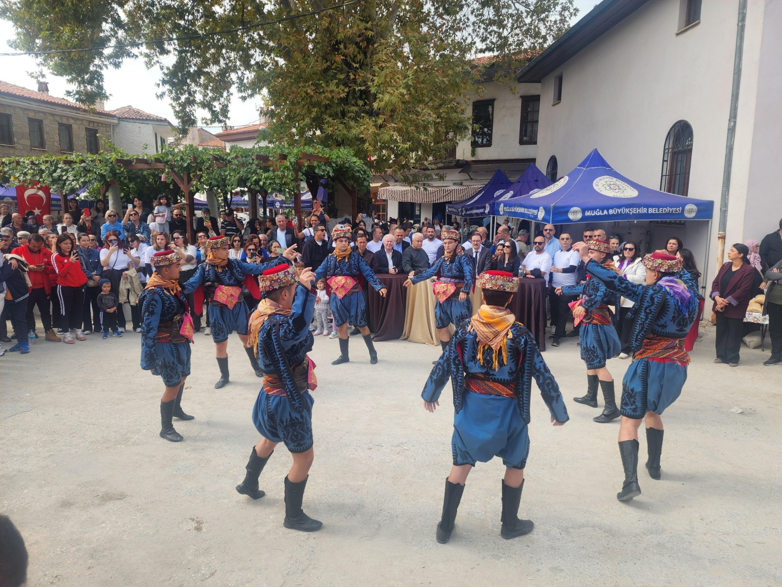 Muğla Tarhana Çorbası Almak İçin Kuyruk Oluşturdular (3)