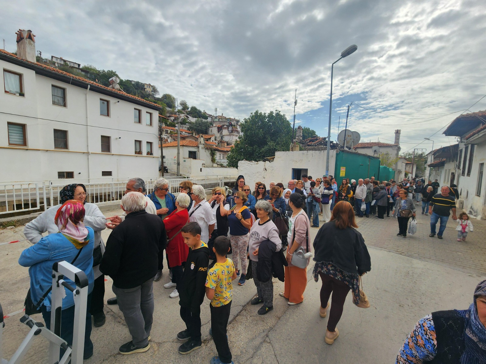 Muğla Tarhana Çorbası Almak İçin Kuyruk Oluşturdular (7)