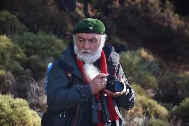 Ömrünü Caretta Caretta Ve Kuşlara Adadı (8) (Copy)