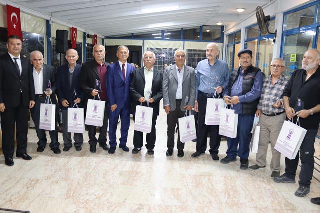 40 Yılı Dolduran Üyelere Plaket (1) (Copy)