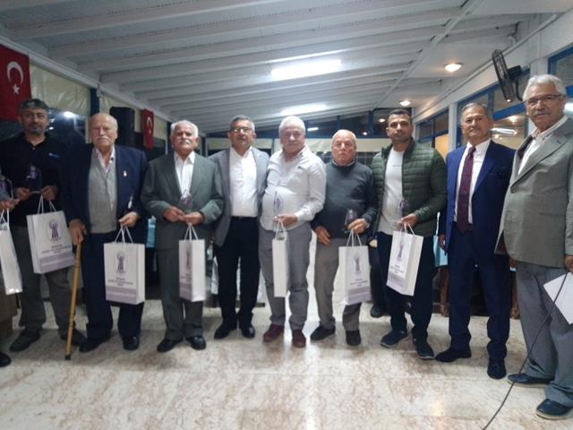 40 Yılı Dolduran Üyelere Plaket (10) (Copy)