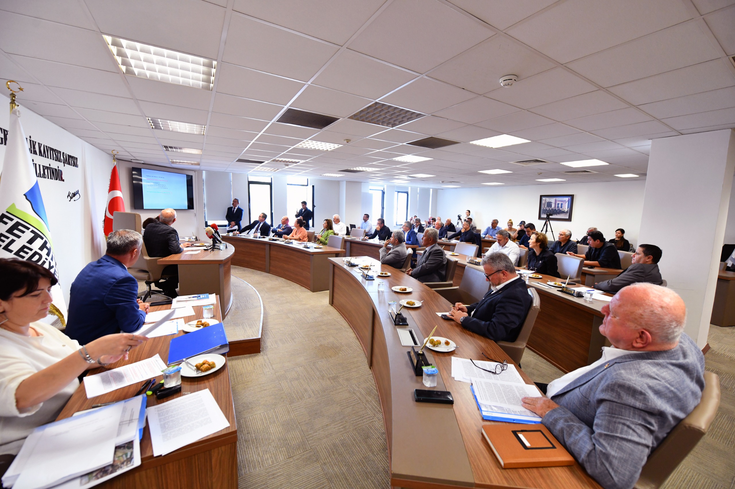 Kasım Ayı Meclisi (1)