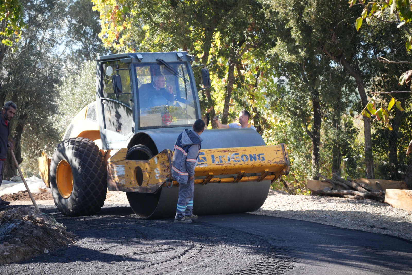 Seydikemerde 65 Mahalleye Eşit Hizmet 11 Ayda 120 Bin M² Parke, 430 Km Yol (3)