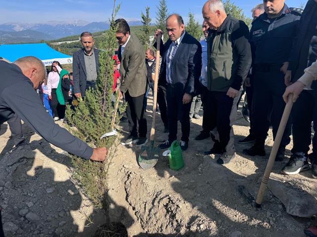 Seydikemer’de Milli Ağaçlandırma Günü’nde Fidanlar Toprakla Buluştu (9) (Copy)