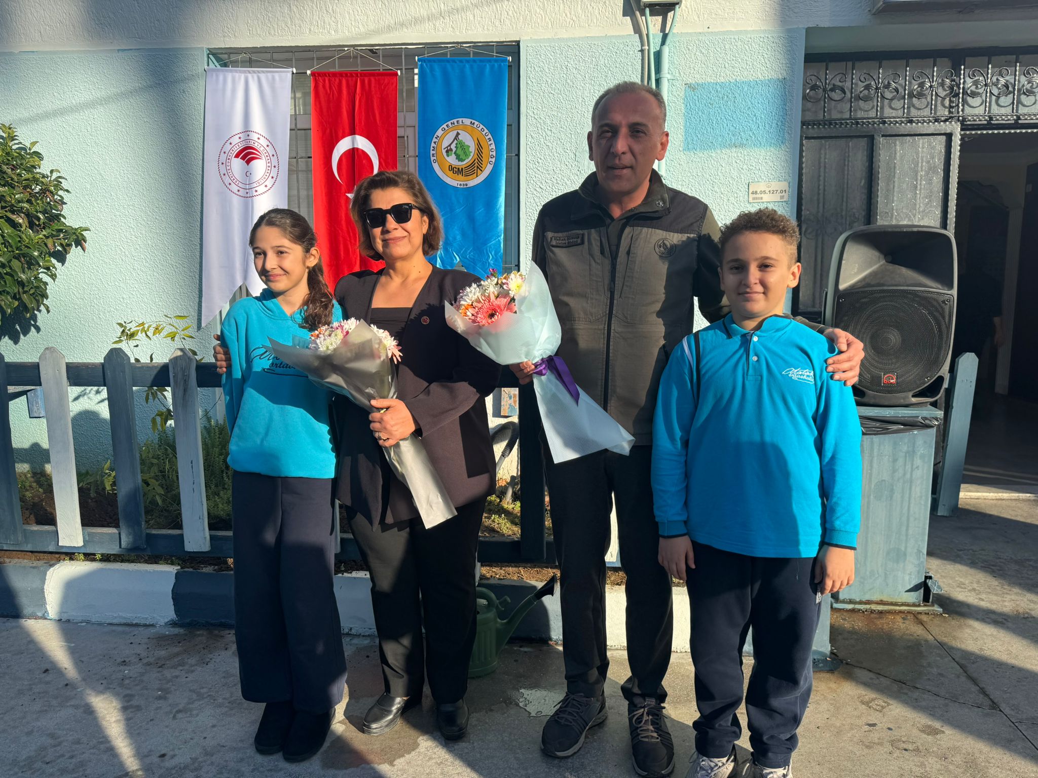 Atatürk Ortaokulu Bahçesine Meyve Ağaçları Dikildi (3)