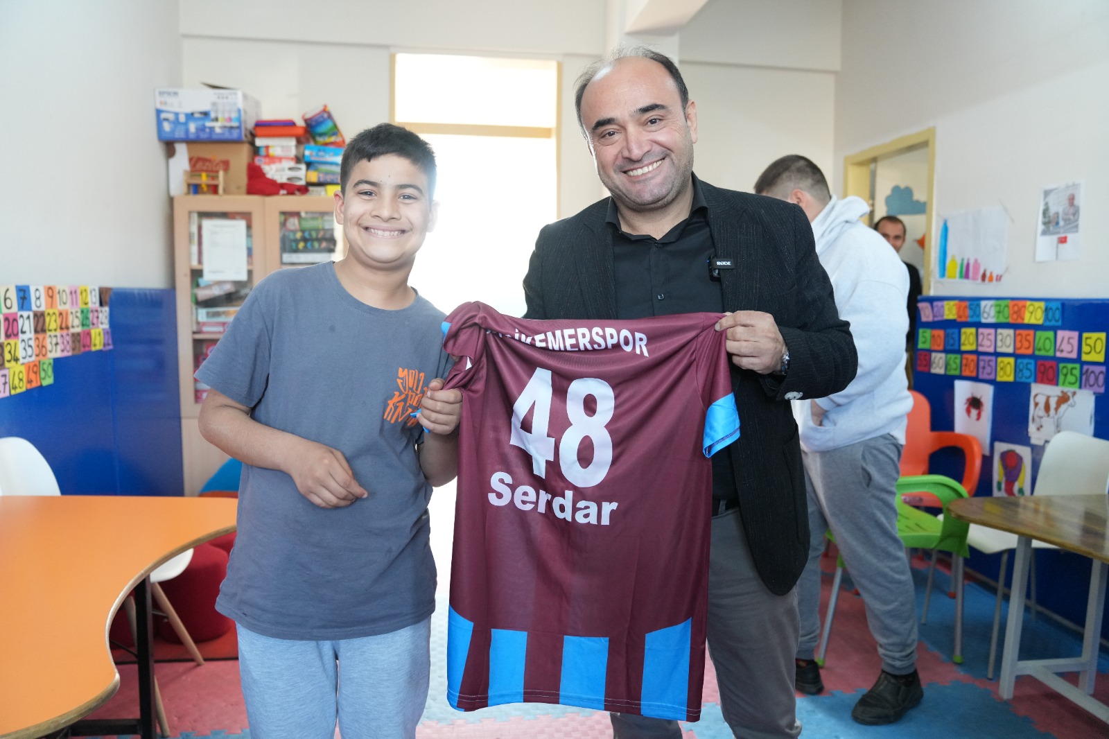 Başkan Akdenizli Özel Eğitim Öğrencilerinin İsteğini Yerine Getirdi (6)