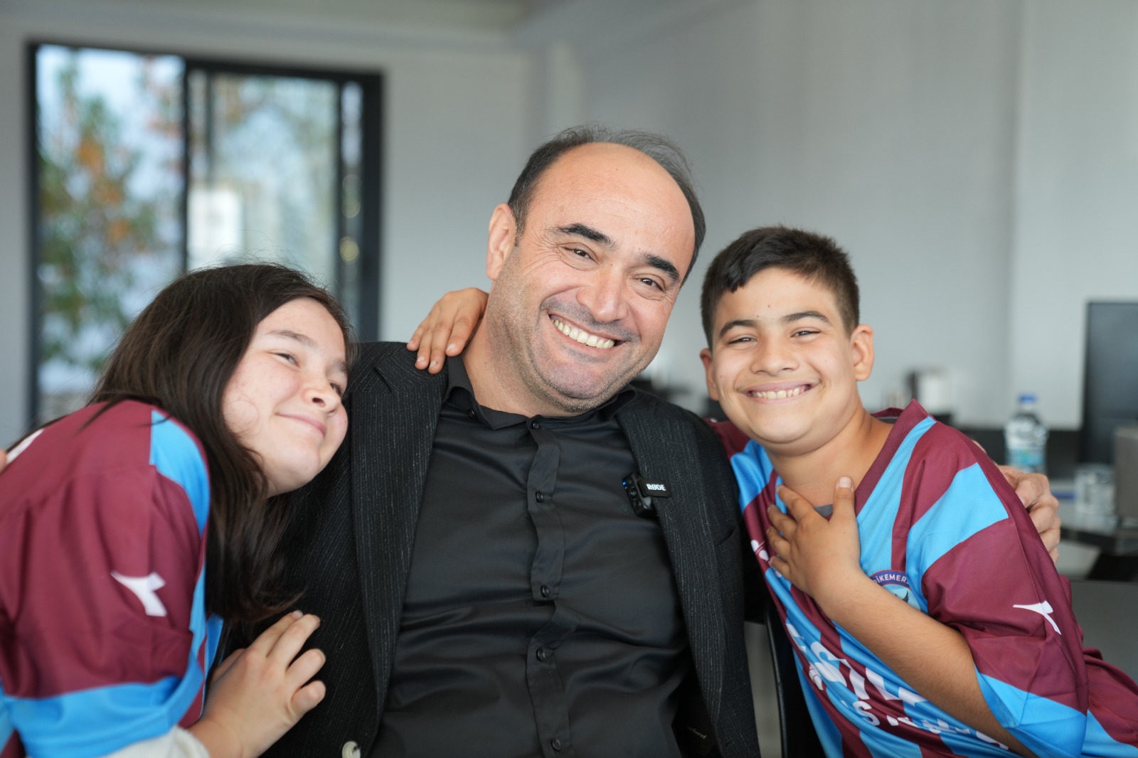 Başkan Akdenizli Özel Eğitim Öğrencilerinin İsteğini Yerine Getirdi (8)