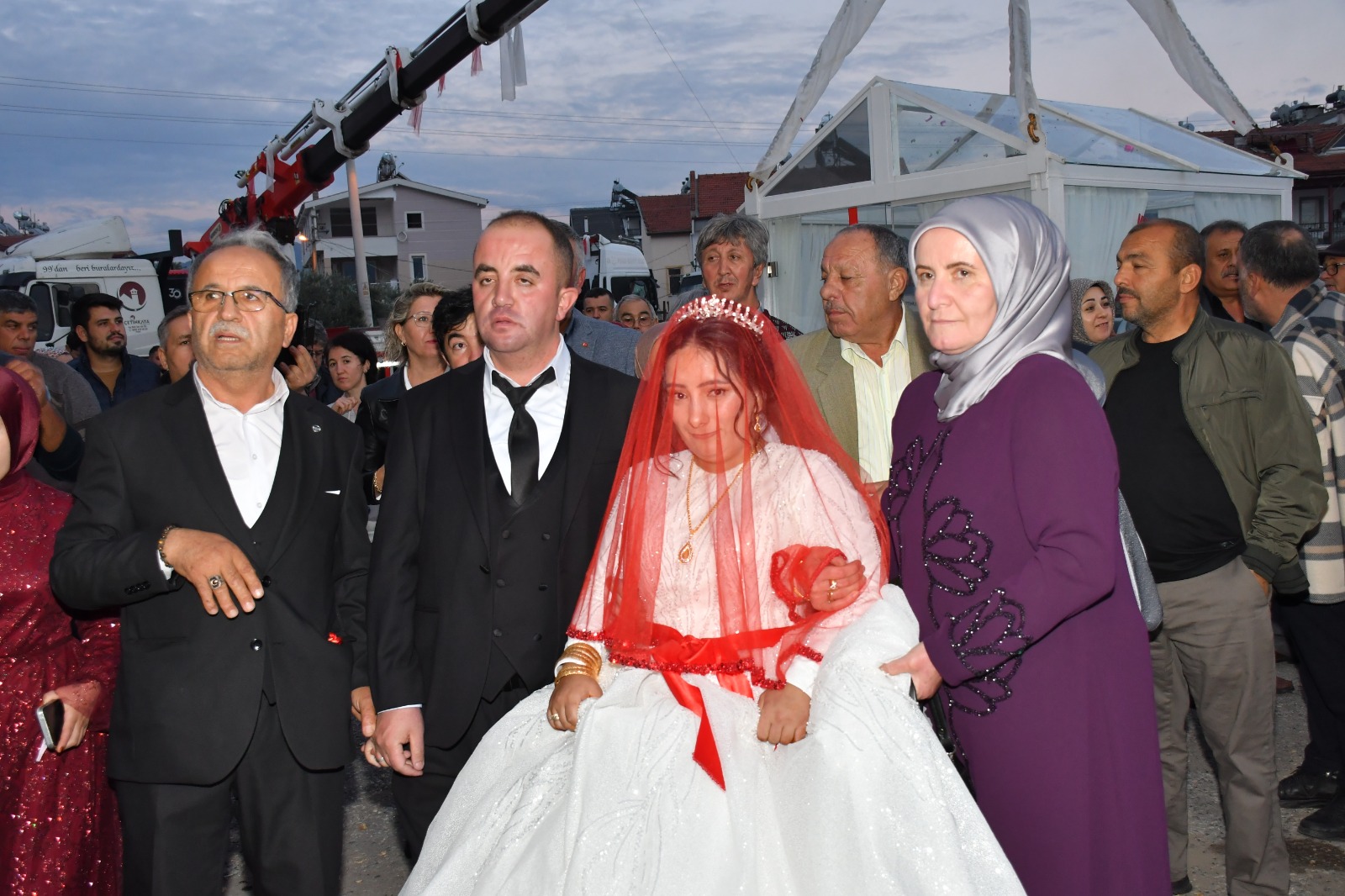Fethiye’de Gelin Ve Damat Cam Vitrinde (2)