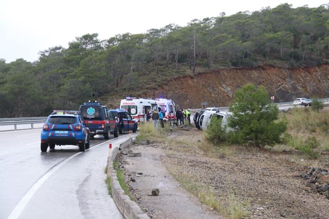 Fethiye’de Minibüs Devrildi 7 Kişi Hafif Yaralandı (2) (Copy)