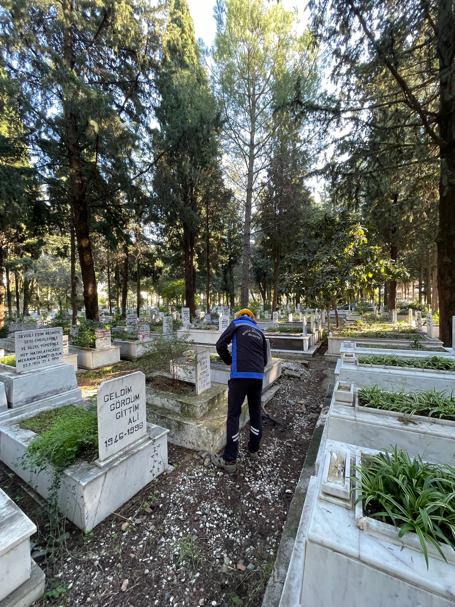 Mezarlıklarda Temizlik Ve Bakım Aralıksız Devam Ediyor (4)