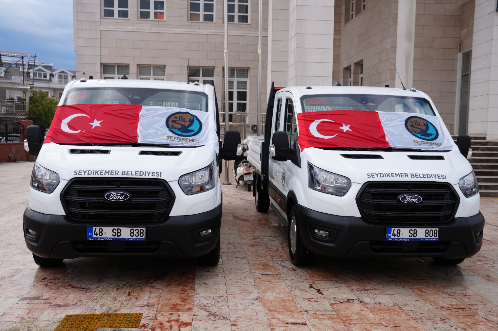 Seydi̇kemer Beledi̇yesi̇’ne 2 Yeni̇ Araç Takvi̇yesi̇ (2)