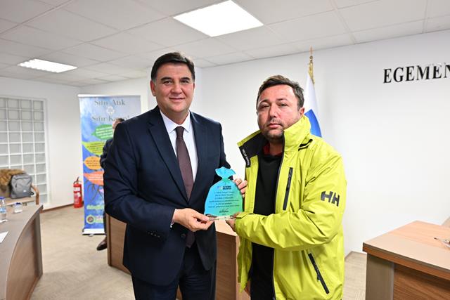 Tekneler Yarışıyor (12) (Copy)