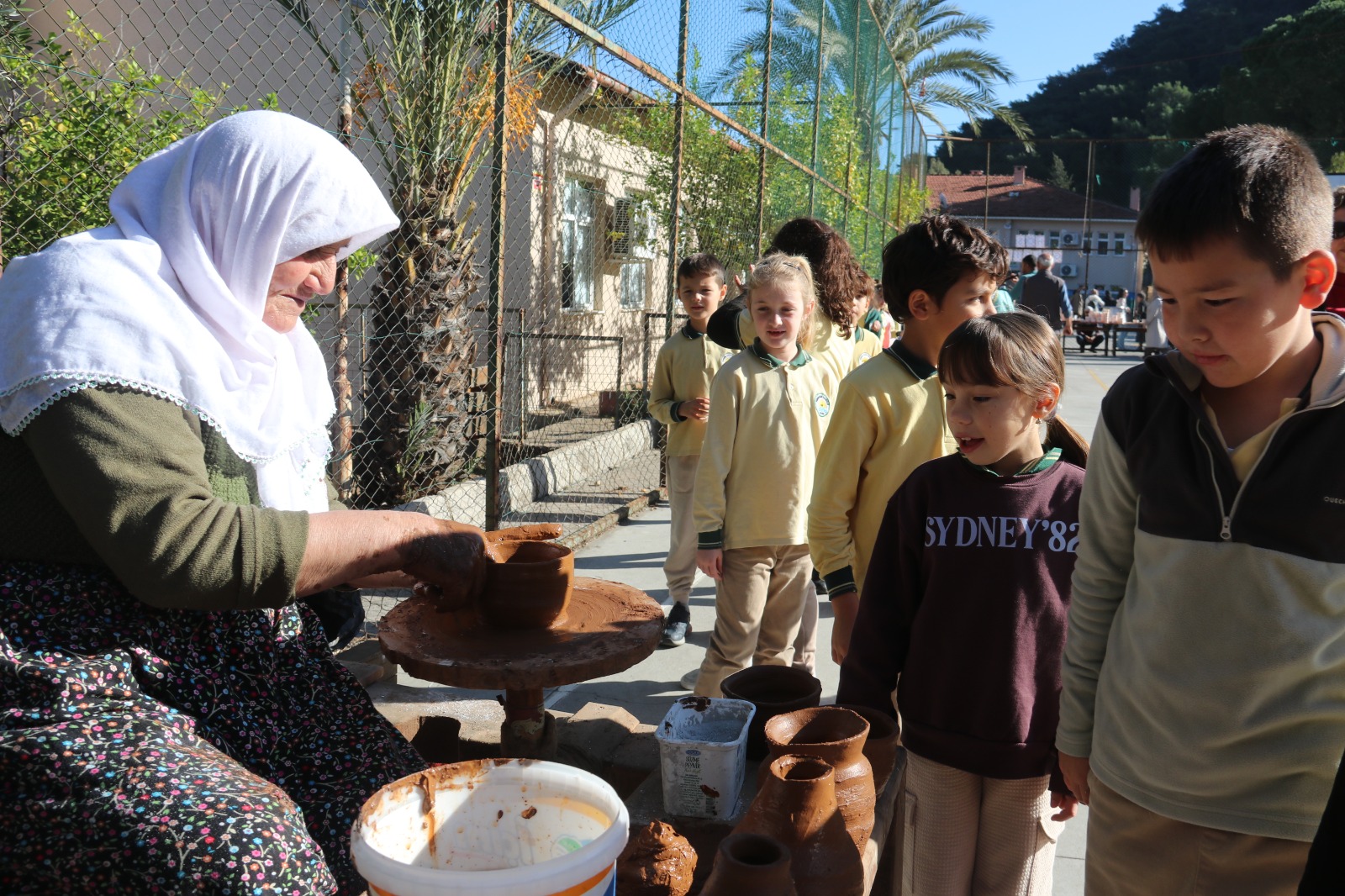 Yunus Nadi̇ İlkokulu’nda Yerli̇ Mali Haftasi’na Kültürel Dokunuş (5)