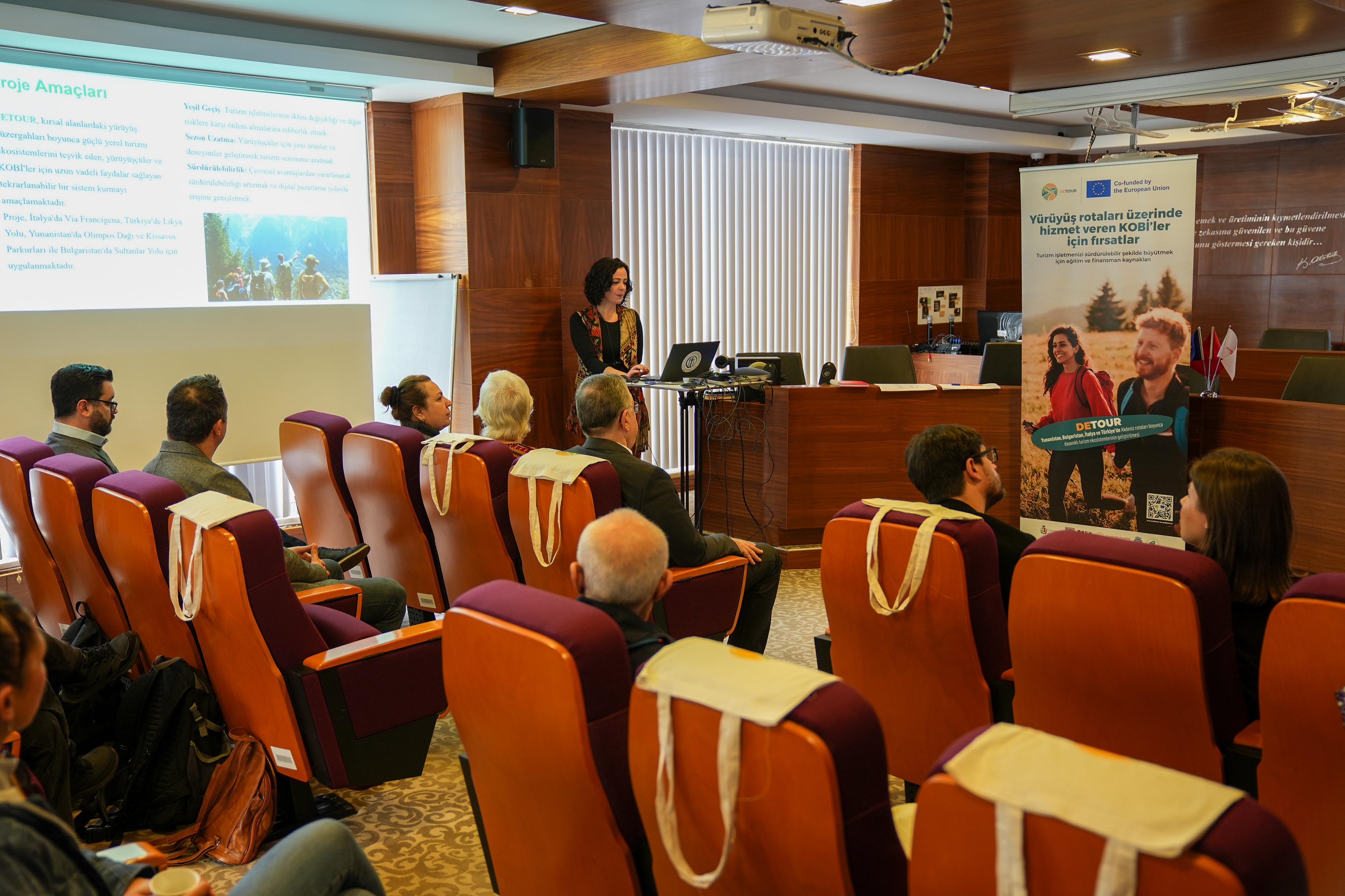 2026 01 26 Detour Projesi̇ Kapsaminda Kobi̇’lere Yöneli̇k Bi̇lgi̇lendi̇rme Yapildi (4)