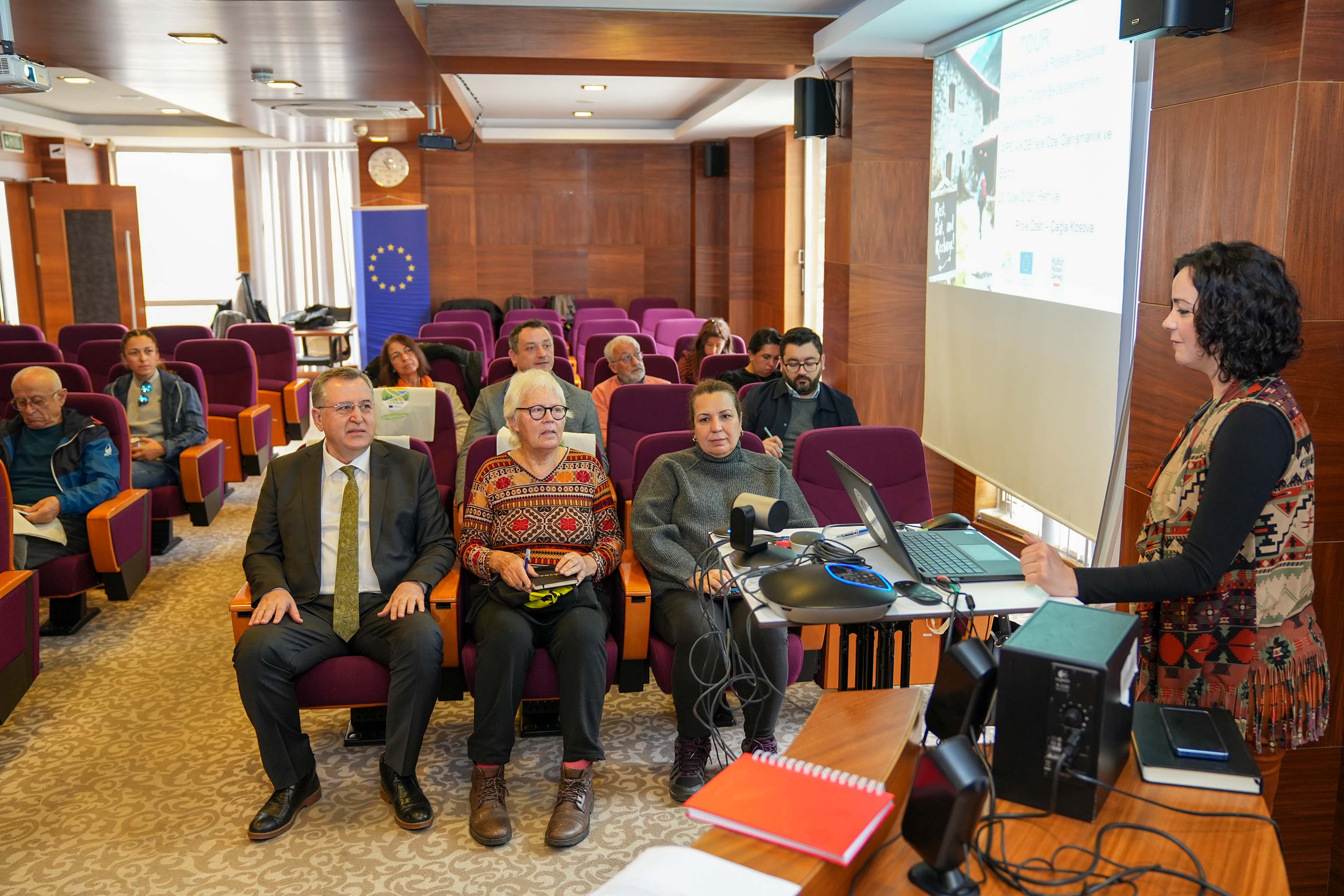 2026 01 26 Detour Projesi̇ Kapsaminda Kobi̇’lere Yöneli̇k Bi̇lgi̇lendi̇rme Yapildi (7)