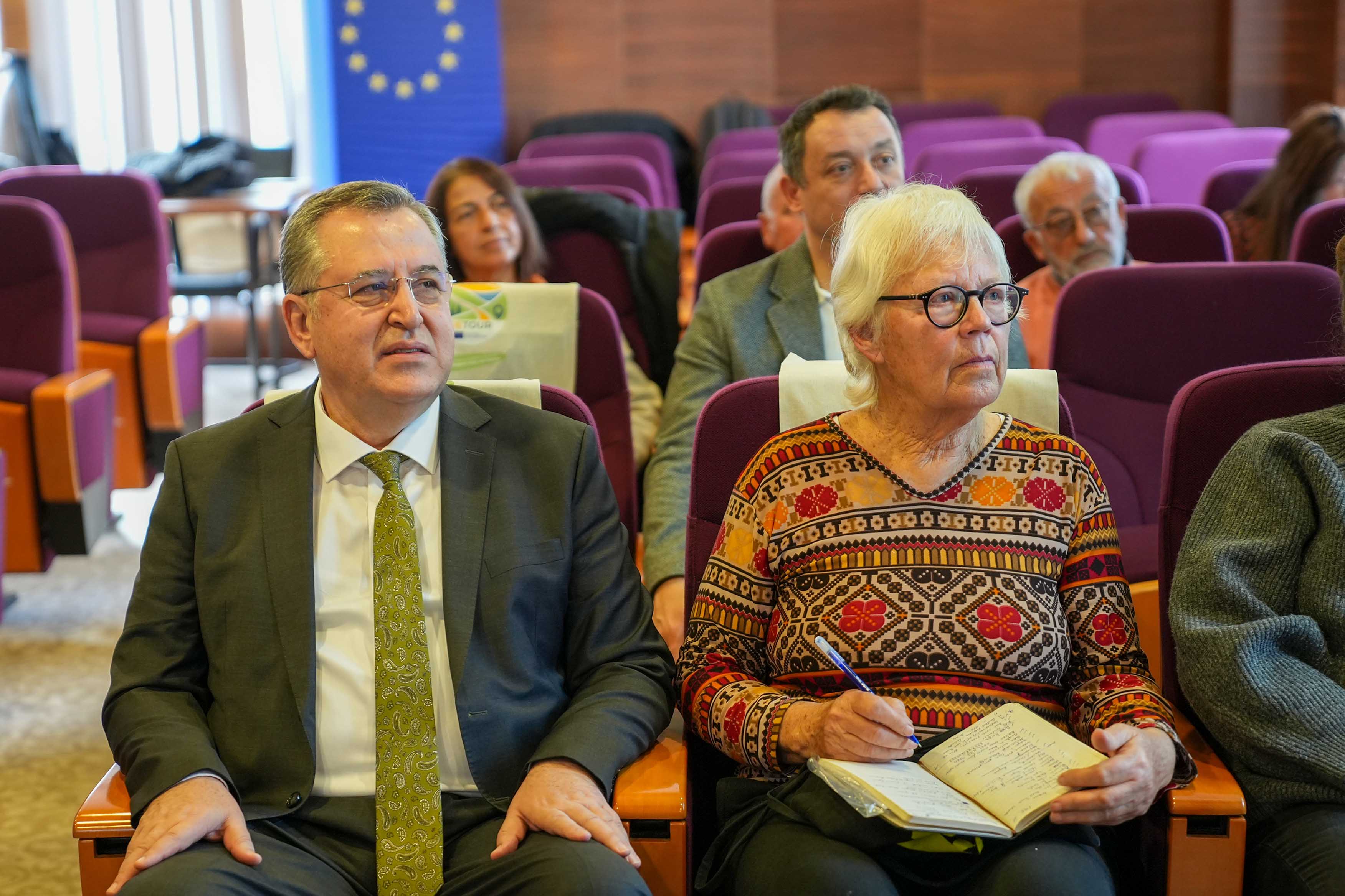 2026 01 26 Detour Projesi̇ Kapsaminda Kobi̇’lere Yöneli̇k Bi̇lgi̇lendi̇rme Yapildi (8)